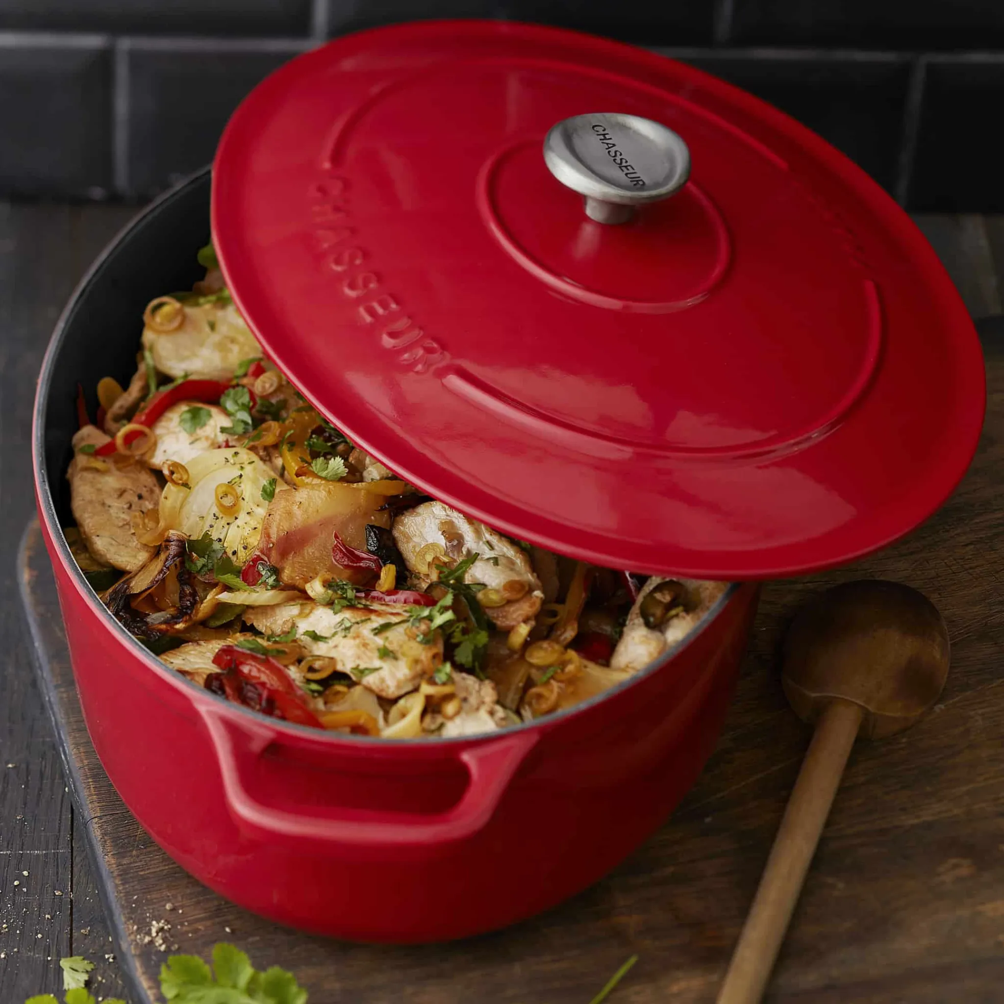 Hot Red Cast Iron Oval Dutch Oven, 29cm Pots & Pans