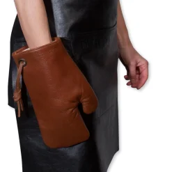Classic Oven Glove in Classic Brown Kitchen Textiles & Clothing