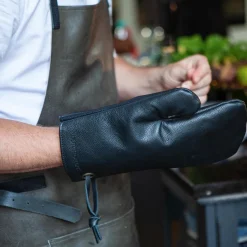 Classic Oven Glove in Classic Brown Kitchen Textiles & Clothing