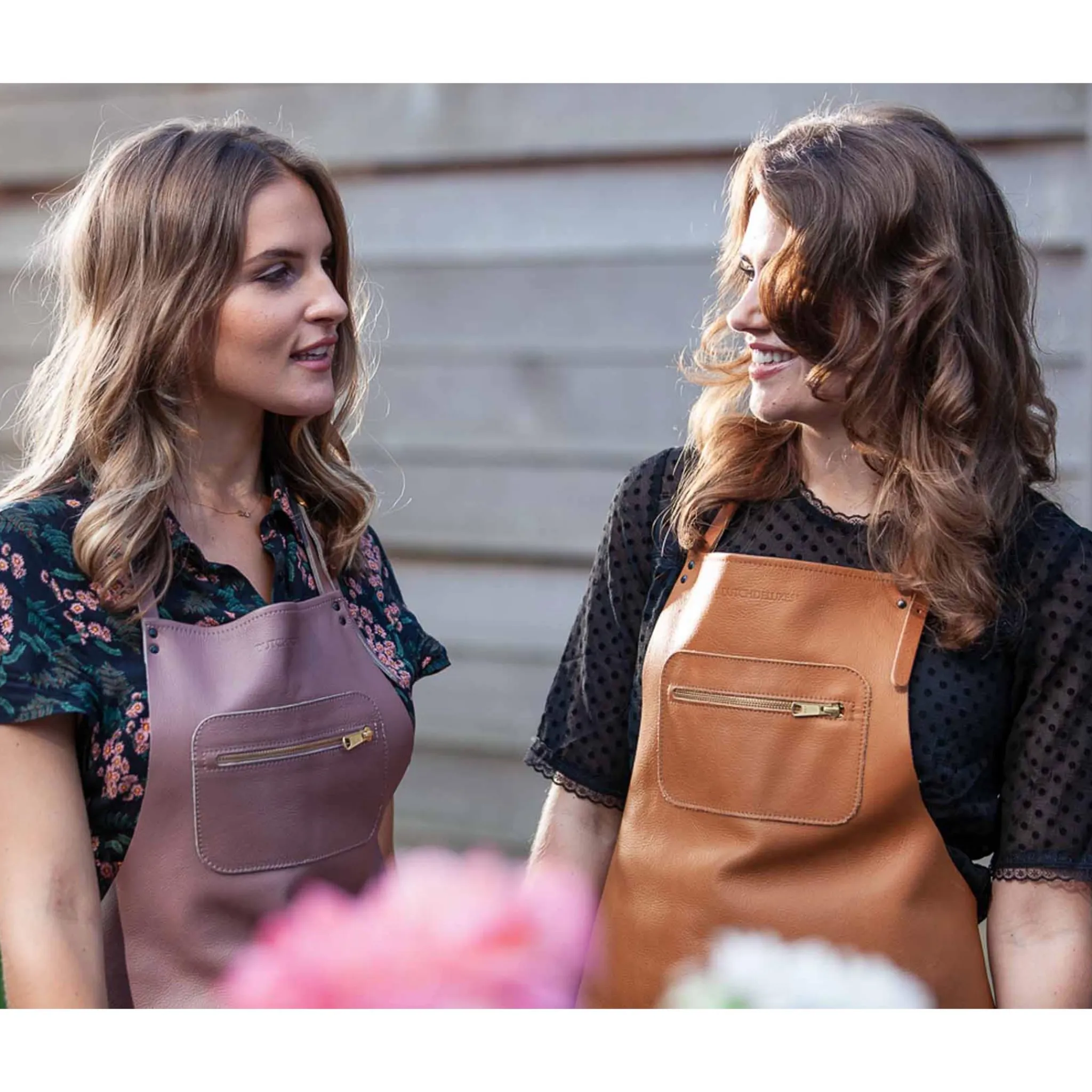 New Leather Zipper Apron in Classic Brown Kitchen Textiles & Clothing