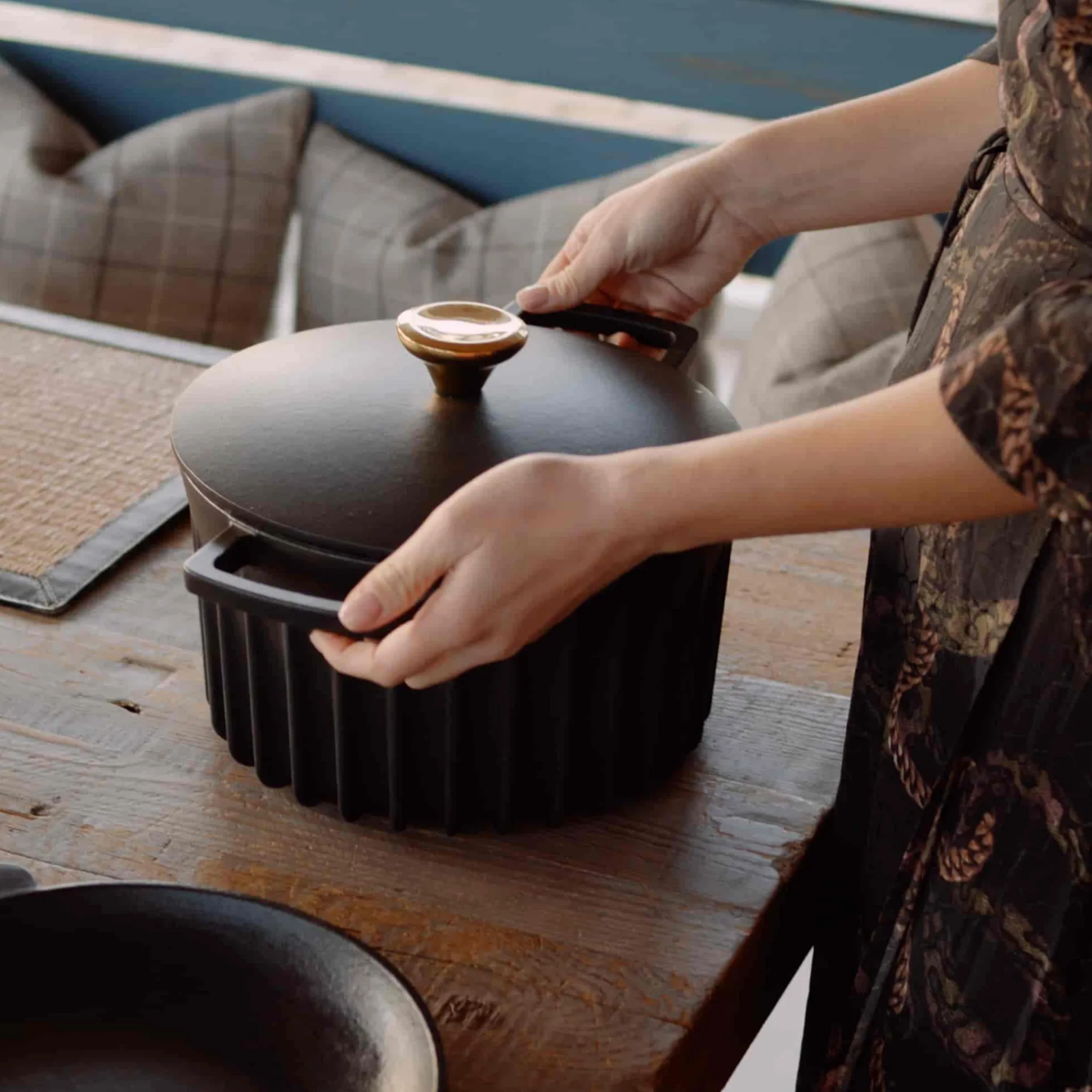 Clearance Black Cast Iron Dutch Oven, 26cm French Ingredients|Pots & Pans