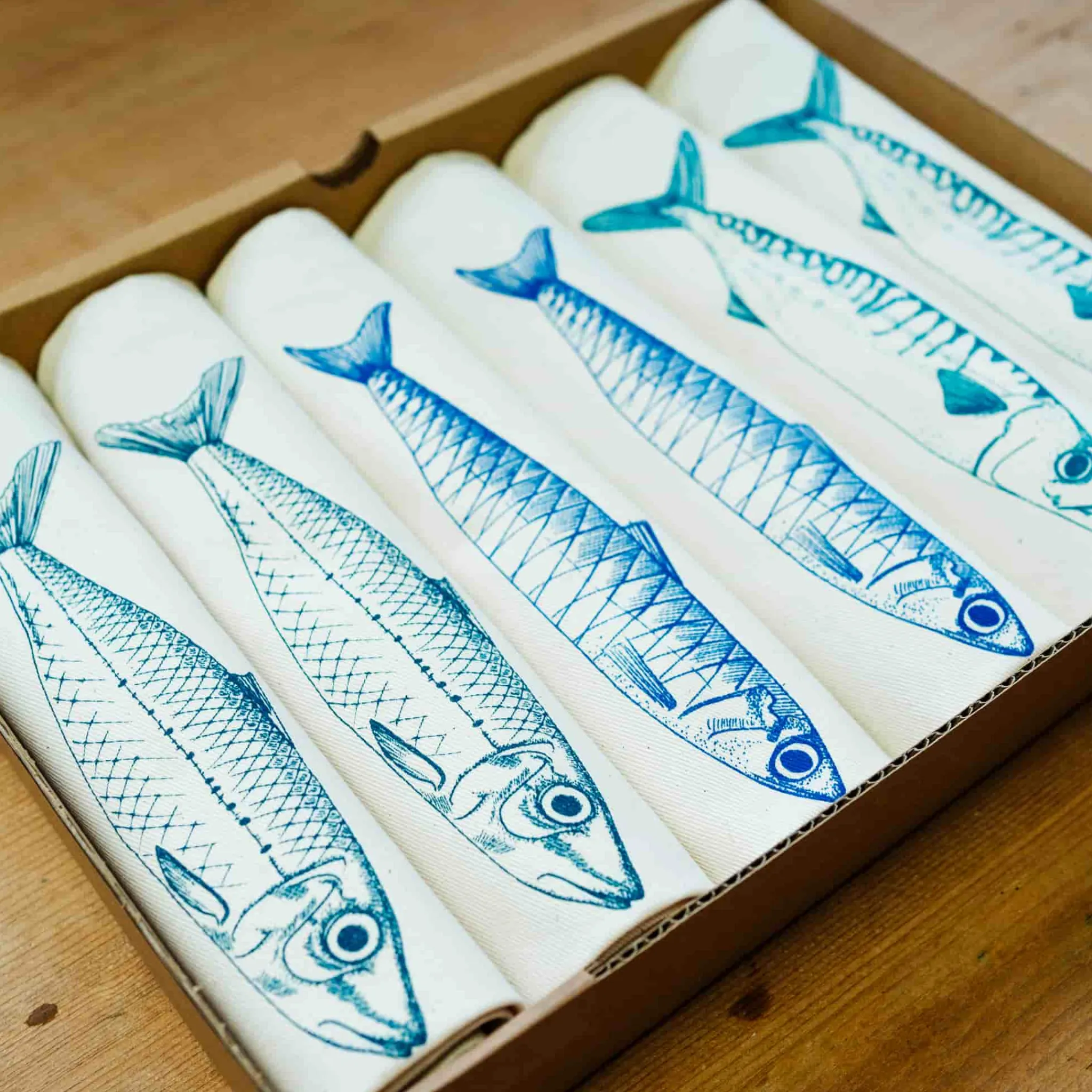 Clearance Sardine Design Napkins Box of 6 Table Setting|Serveware