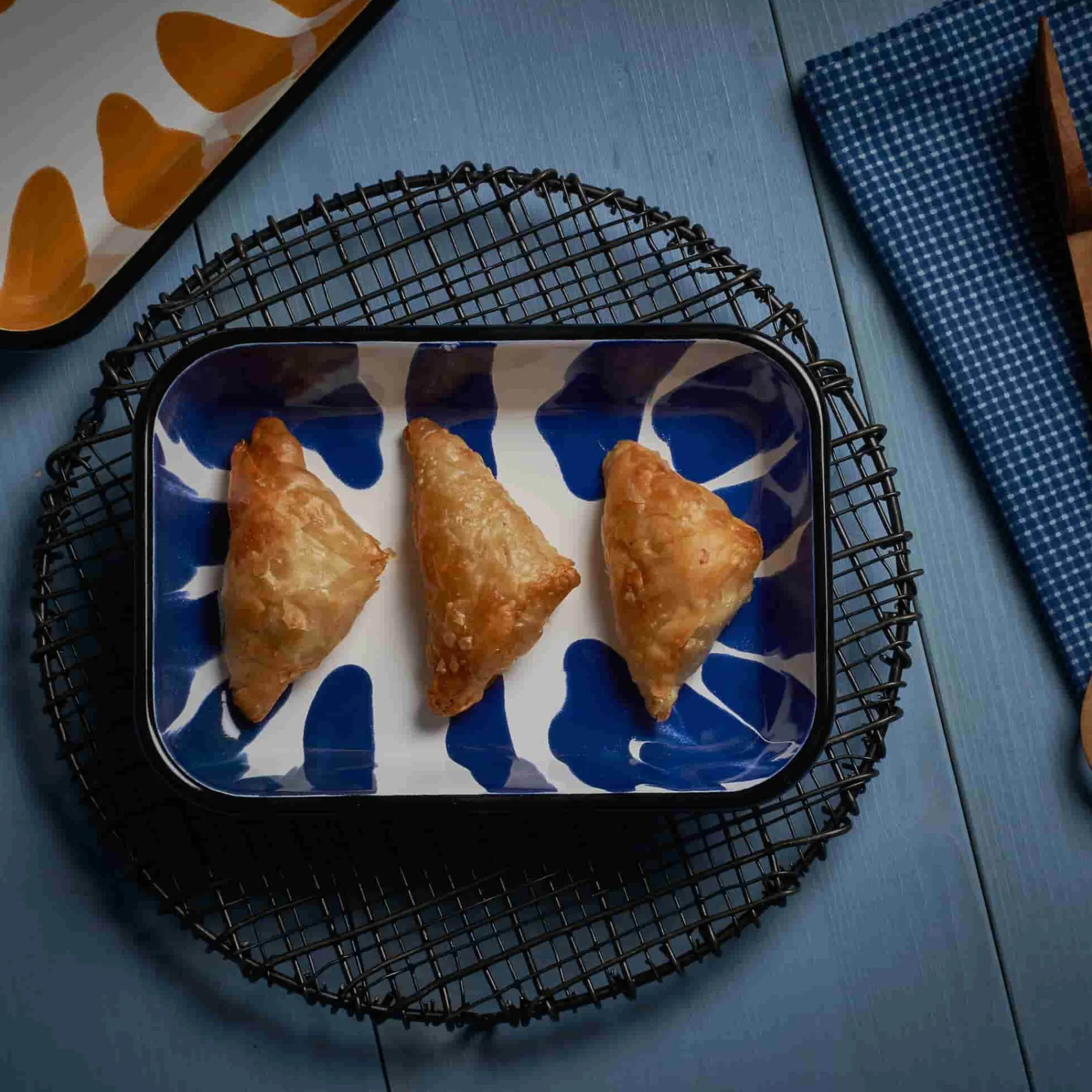 Clearance Paintstroke Enamel Roasting & Serving Dish, Blue & White Baking Supplies & Equipment